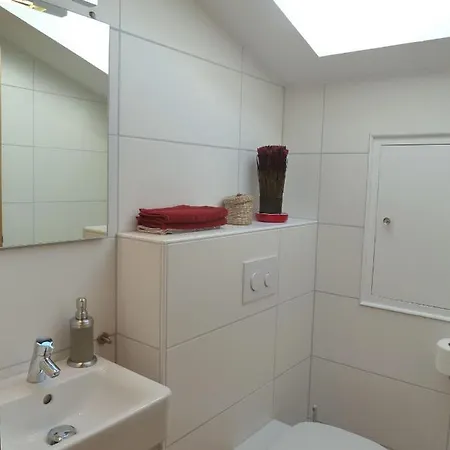 Ferienhaus-kraft-schoener-urlaub-fuer-die-ganze-familie-mit-eigener-sauna هينترتزارتن